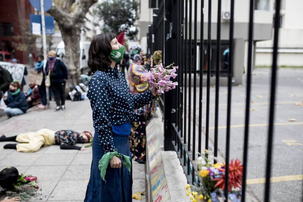 ¿Y si llenamos de flores el dolor?: Crónica del 3J en Mar del Plata