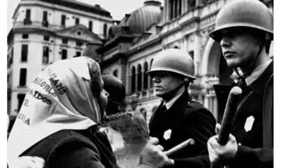 La historia de las Madres de Plaza de Mayo.