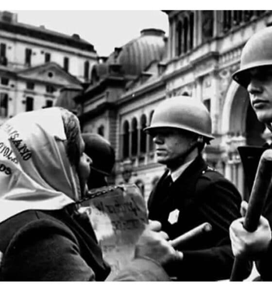 La historia de las Madres de Plaza de Mayo.