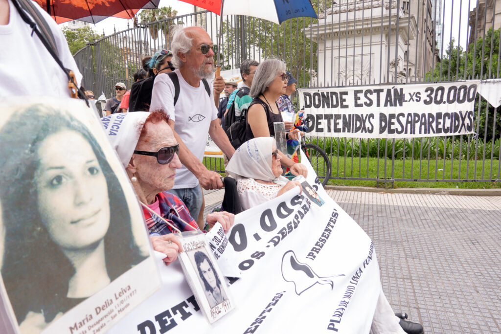 Madres de Plaza de Mayo: rondar el presente