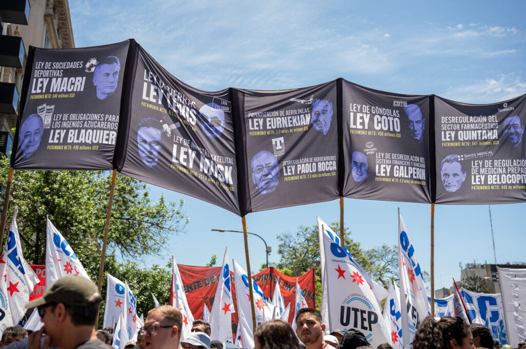 Las bases en la calle: masiva movilización sindical contra el DNU de Milei