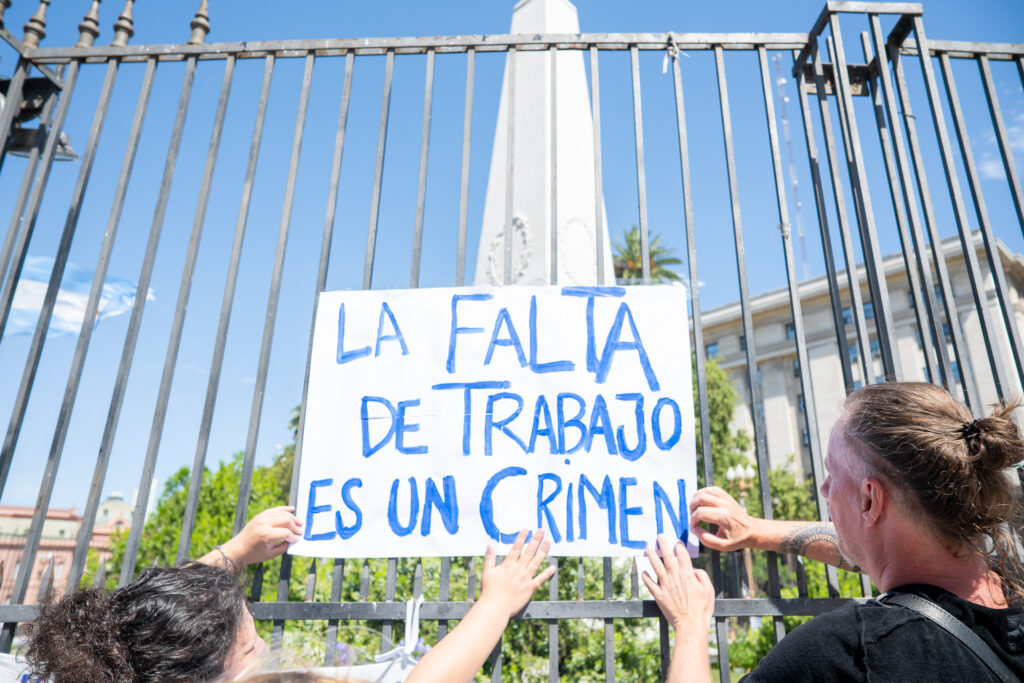 Ronda de las Madres de Plaza de Mayo: “No bajen los brazos”