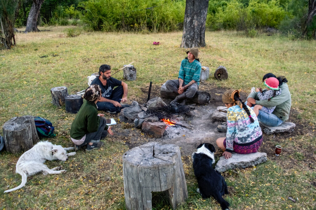 “Jamás provocaríamos un incendio”: la respuesta de la comunidad mapuche acusada por el gobernador de Chubut por el fuego en Los Alerces