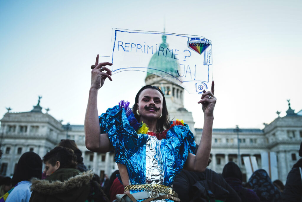 55° Día Internacional del Orgullo: baile, abrazo, y furia travesti contra el fascismo