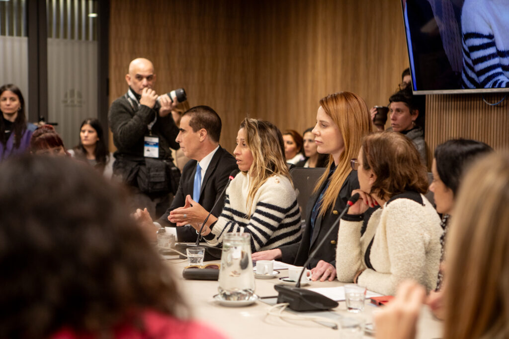 Periodistas Argentinas en Diputados: “Es urgente terminar con el acoso y la violencia en el ámbito laboral y académico”