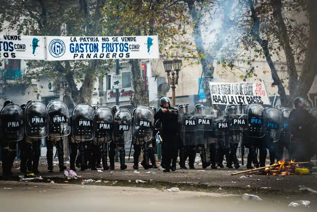 Qué es la libertad: Ley Bases, detenciones y después