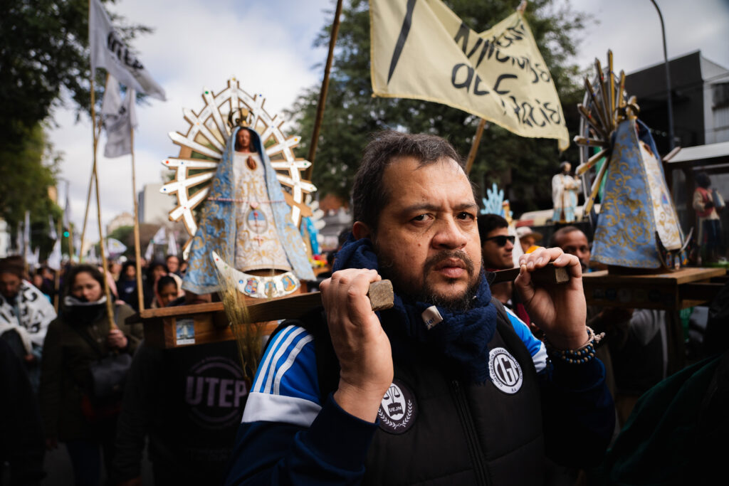 La procesión por dentro: 8va Marcha de San Cayetano