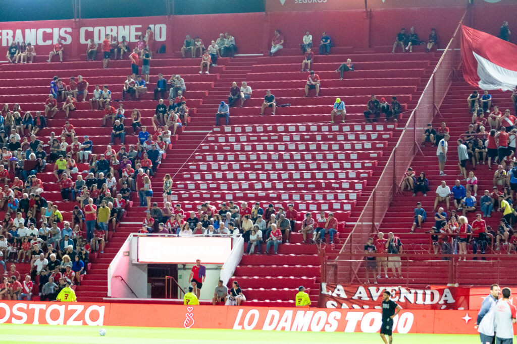 La conmovedora acción contra los femicidios en el estadio Maradona de Argentinos Juniors