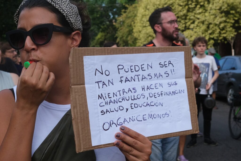 Frente a la estafa, asamblea