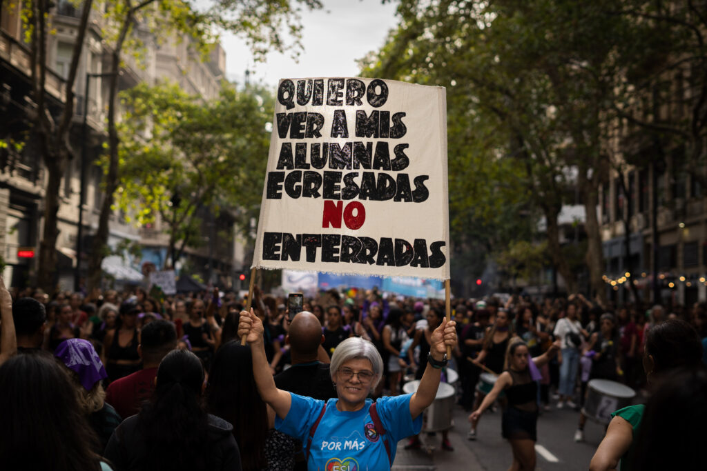 Diez cuadras de feminismo