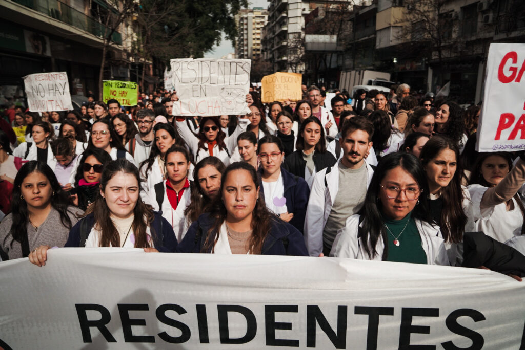 Al gran pueblo argentino, ¿salud?