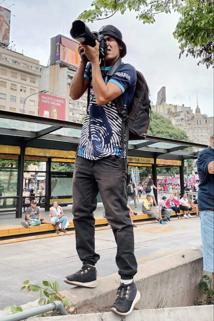 Ojos bien abiertos: perfil del fotógrafo herido de muerte por la Gendarmería
