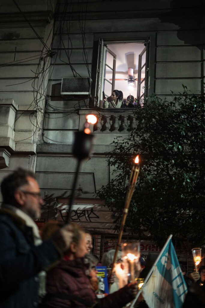 Educación: ADN y velas para resistir en la calle