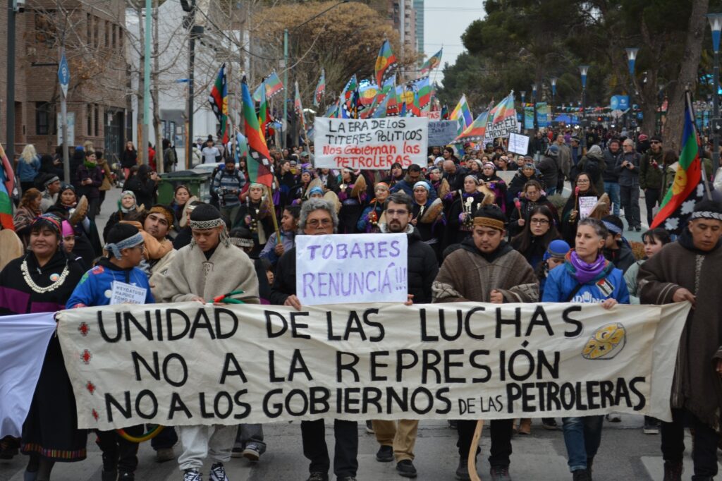 Mapuches en Neuquén: 10.000 personas movilizadas contra la represión y en apoyo a las comunidades originarias