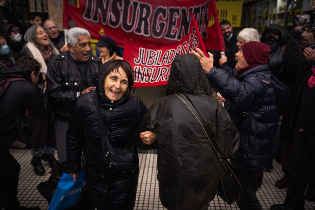 Llueva o truene: otro miércoles de gases, coreografía y resistencia