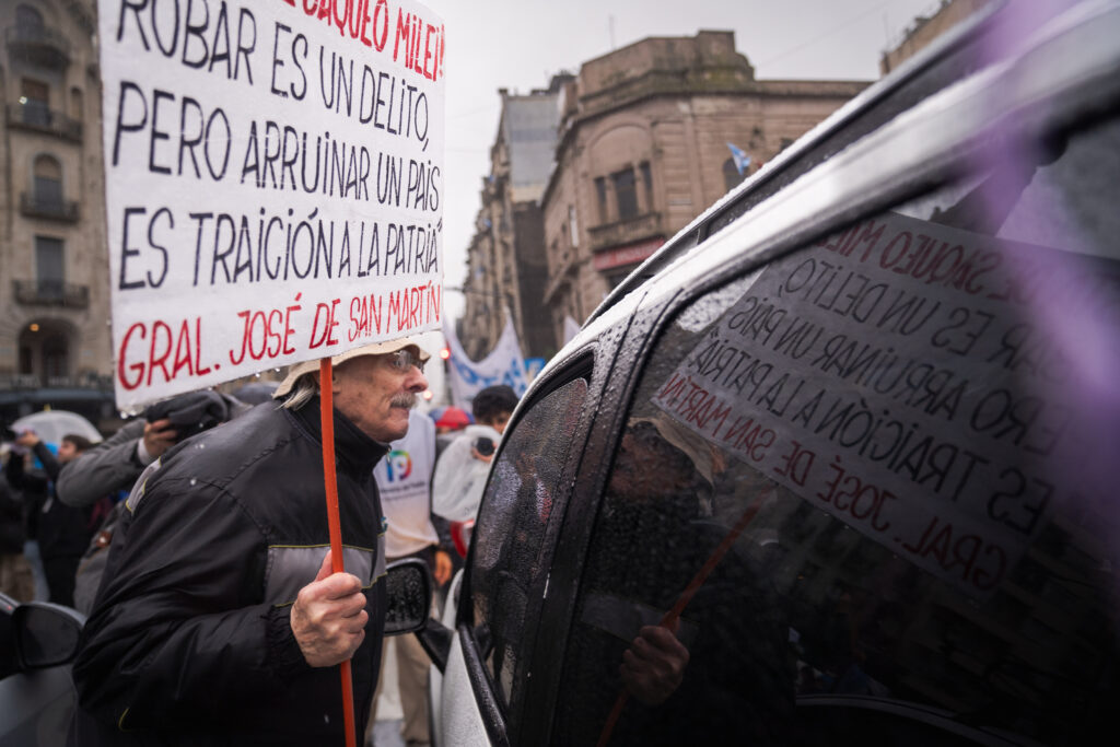 Llueva o truene: otro miércoles de gases, coreografía y resistencia
