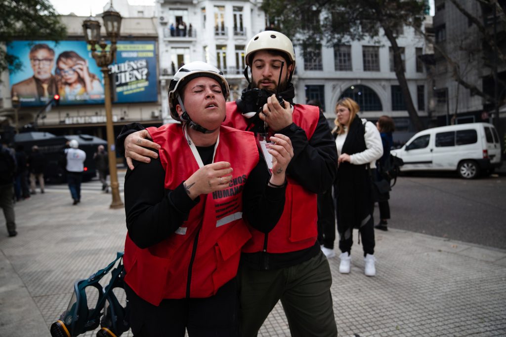 Pegarle al mensajero