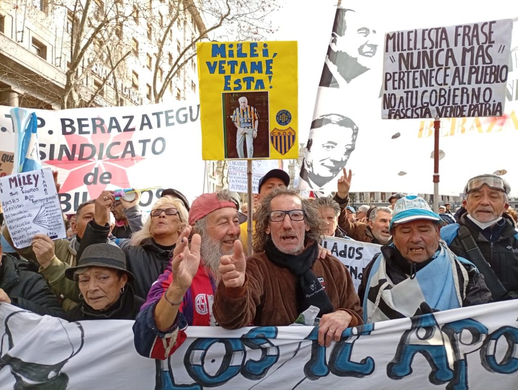 Marcha de jubilados: lo que une el espanto