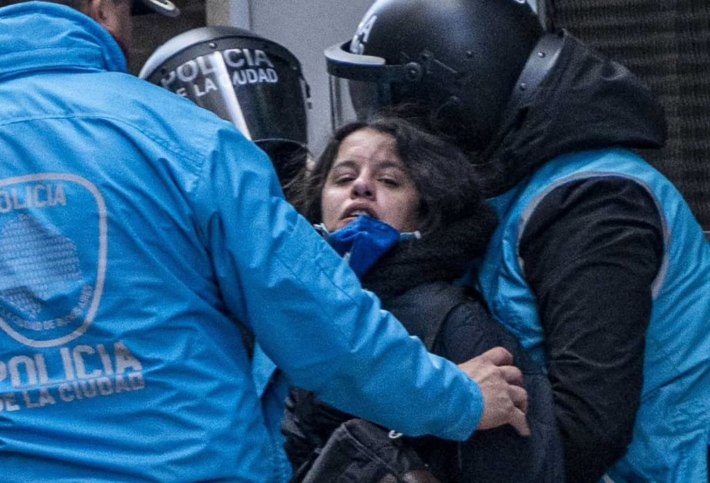 Marcha de jubilados: lo que une el espanto