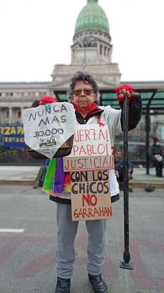 Pegarle al mensajero