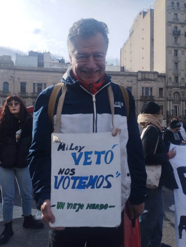 Marcha de jubilados: lo que une el espanto