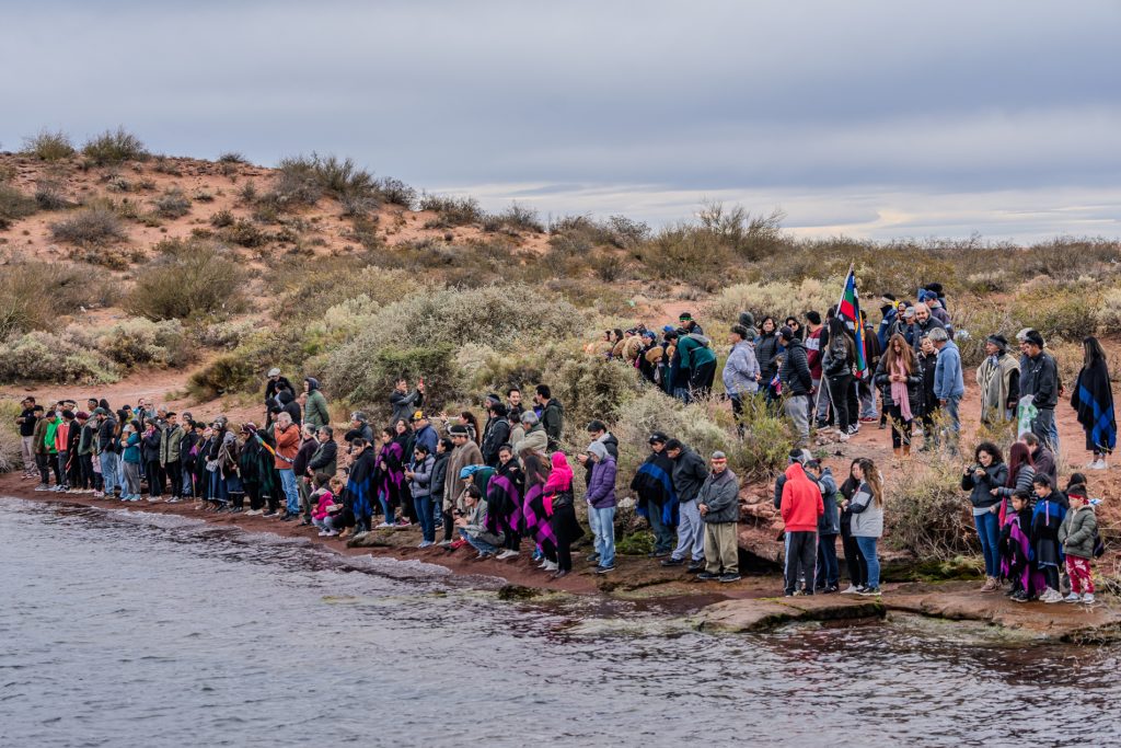 Salvemos al Mari Menuco: campaña desde Neuquén para un lago acosado por el fracking