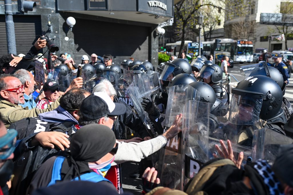 Marcha de jubilados: volvió la “coreo” represiva