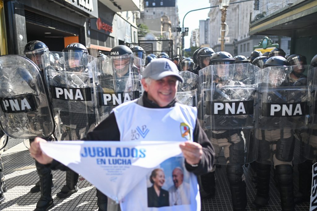 Marcha de jubilados: volvió la “coreo” represiva