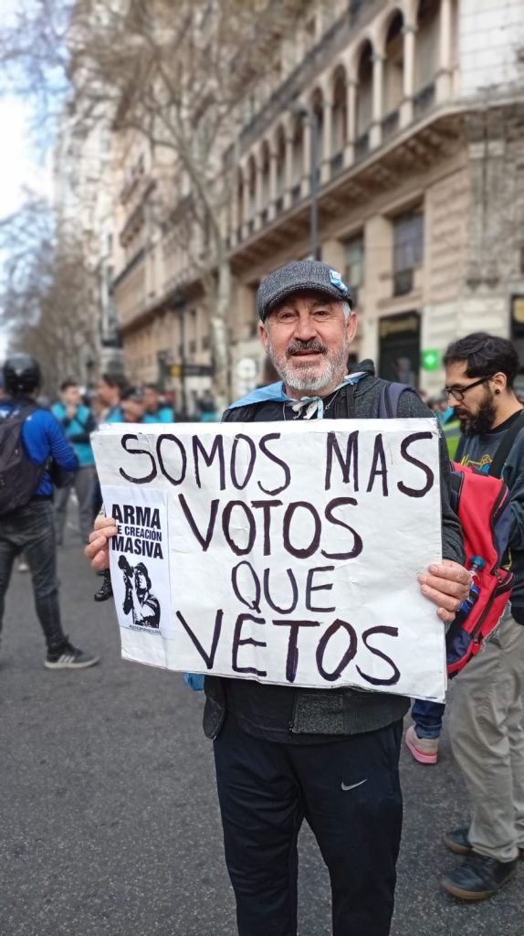 Marcha de jubilados: el arte de la rebeldía
