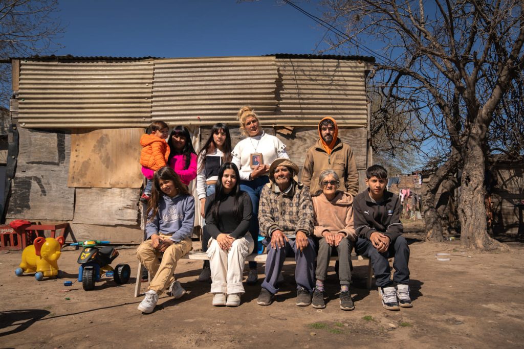 Vivir y morir en el Satélite: la ejecución del modelo