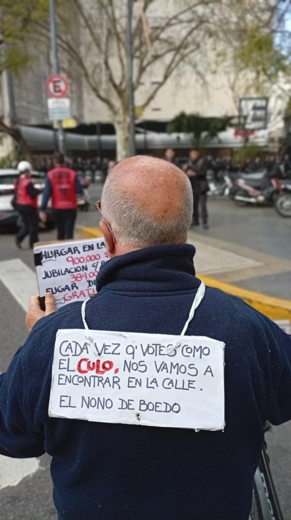 Marcha de jubilados: el arte de la rebeldía