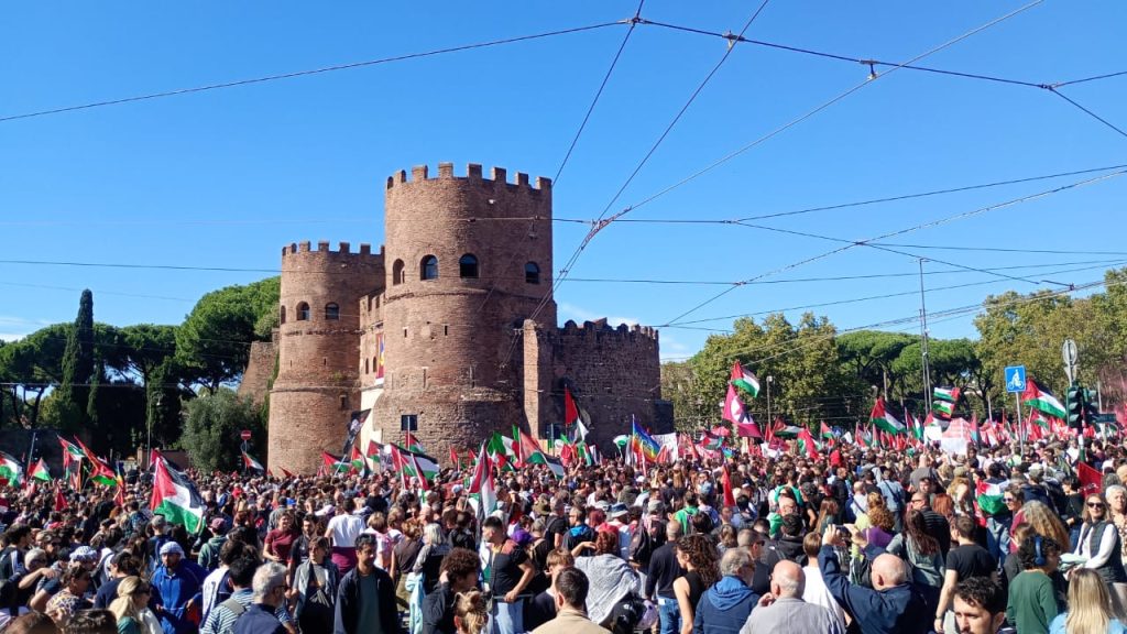 Desde Roma: la sociedad contra la guerra