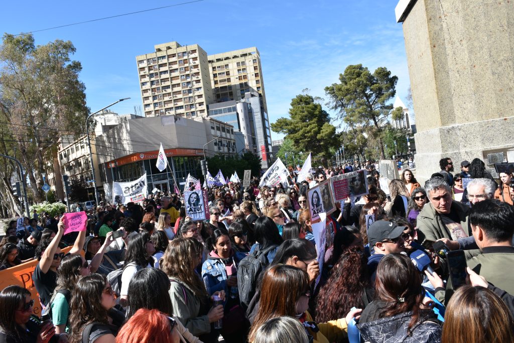 Transfemicidio en Neuquén: reclaman justicia por Azul, la trabajadora estatal por la que se declararon dos días de duelo