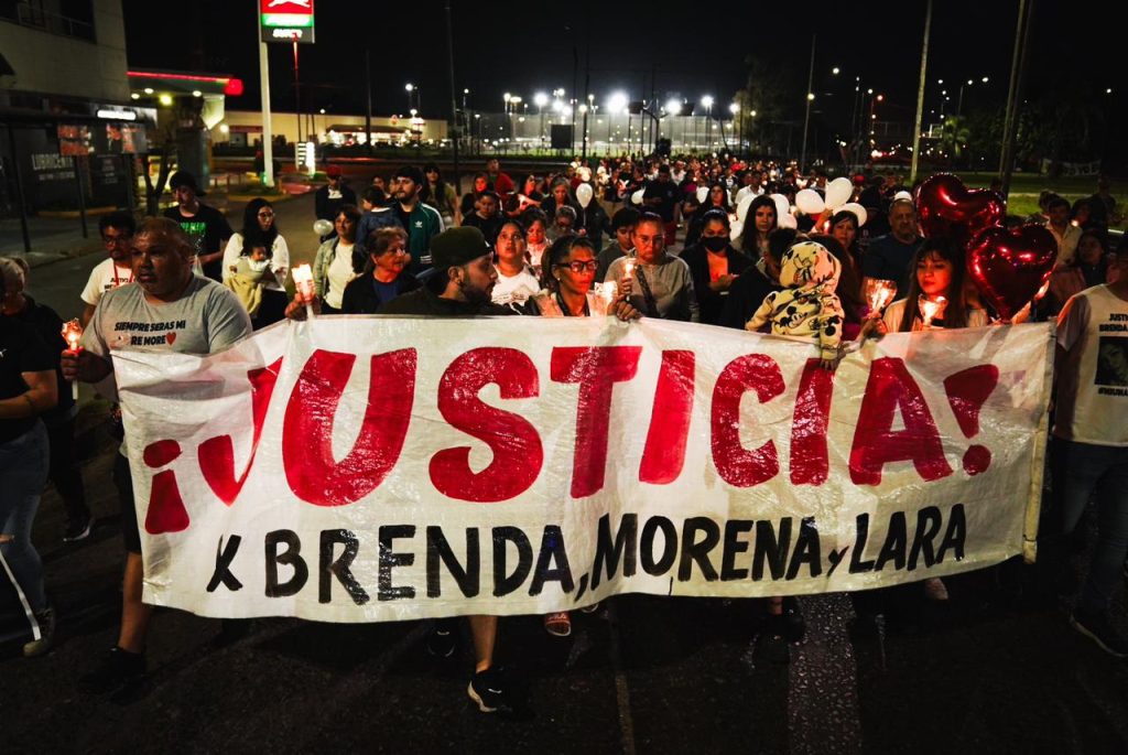 Lara, Brenda, Morena: Las velas del silencio