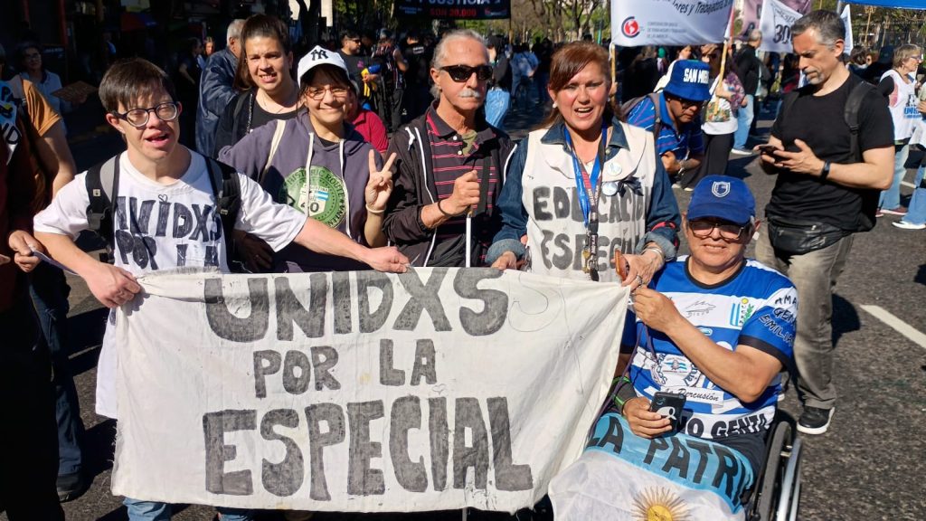Marcha de jubilados: guerra, paz y fernet