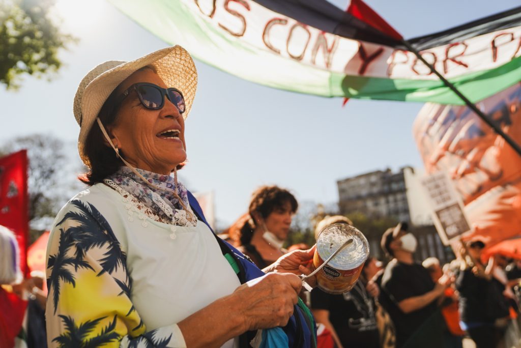 Marcha de jubilados: guerra, paz y fernet