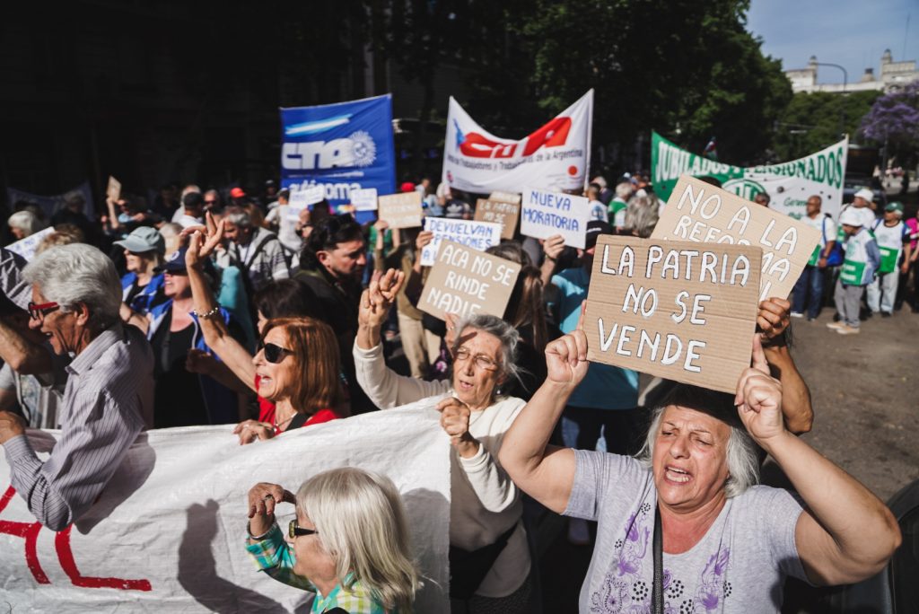 Marcha de jubilados más allá de Trump, Milei, el FMI y Bullrich