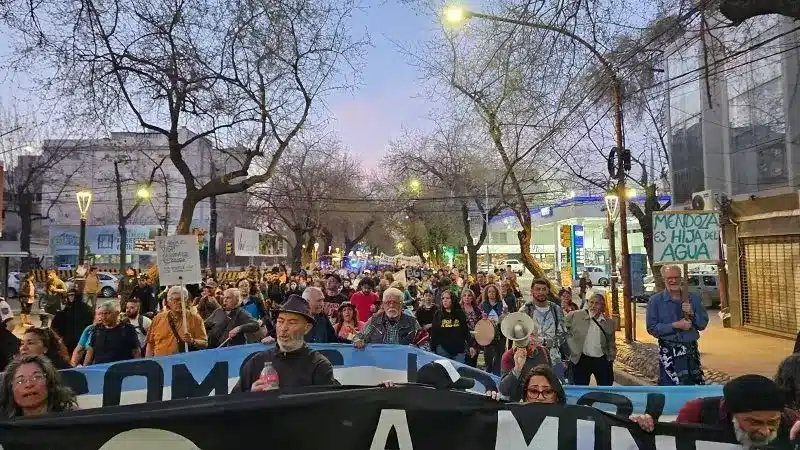 Extractivismo en Mendoza: movilización y rechazo ante la legislatura por el intento de votación del proyecto San Jorge