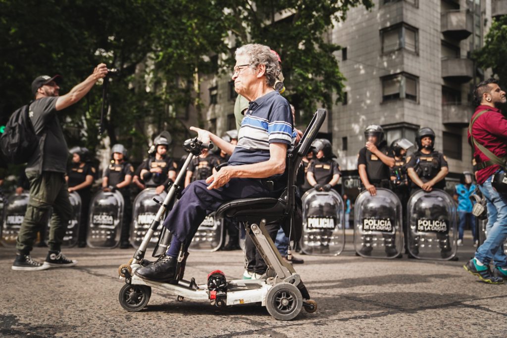 Marcha de jubilados: las escenas de la violencia policial (video)