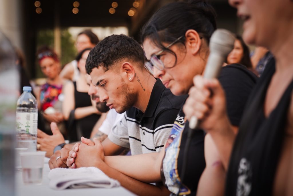 Conferencia en la calle: impidieron a la familia de Gabriel González, asesinado en Lugano, hablar en la Legislatura Porteña