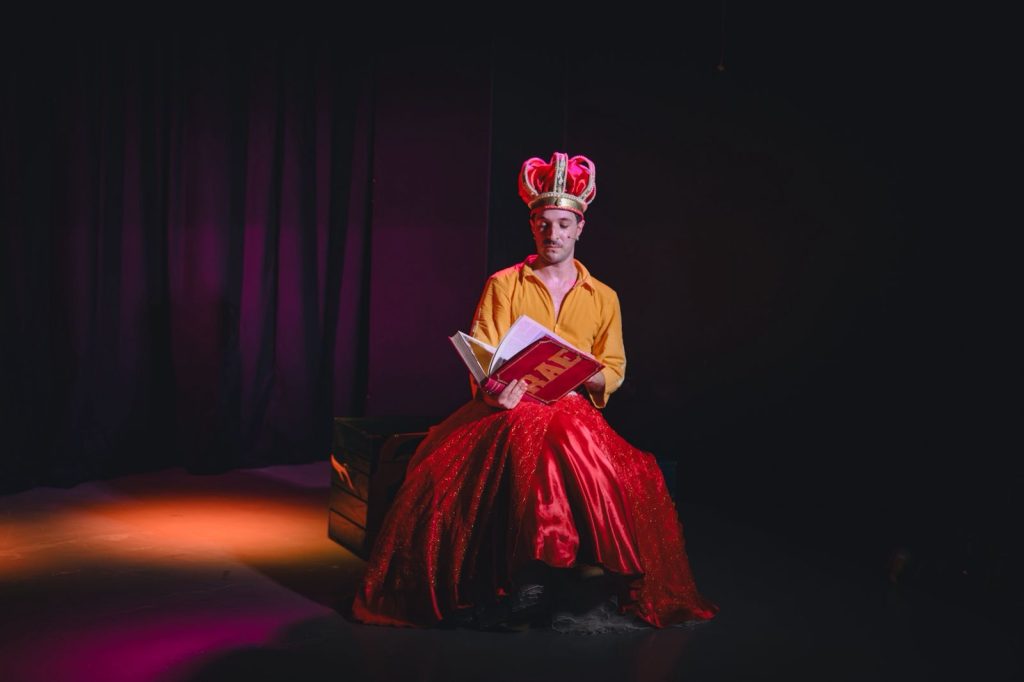 Mariano Magnifico: Actor, bailarín y examinador del lenguaje