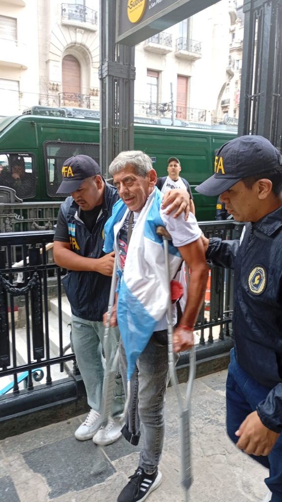 Represión policial contra jubilados: La debilidad de la fuerza