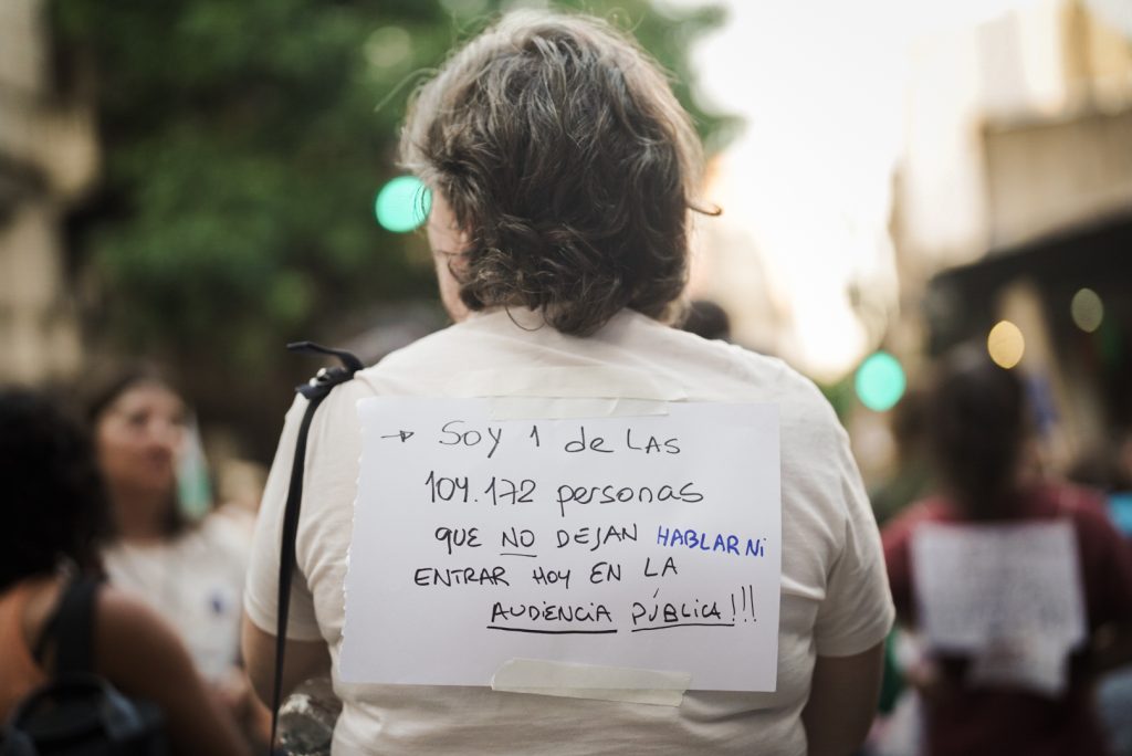 Glaciares: audiencia en la calle contra la democracia derretida