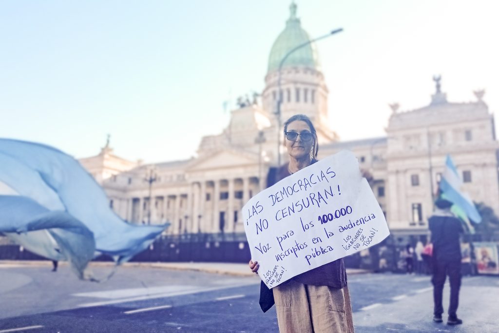 Glaciares: audiencia en la calle frente a la democracia derretida