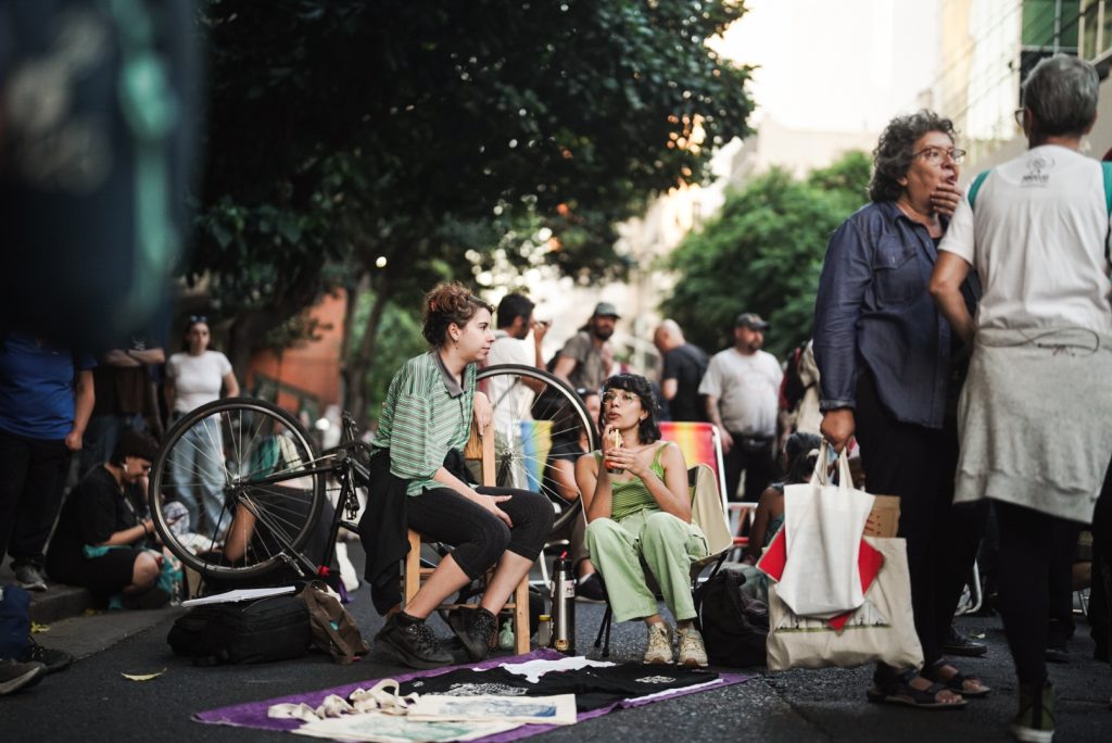 Glaciares: audiencia en la calle contra la democracia derretida