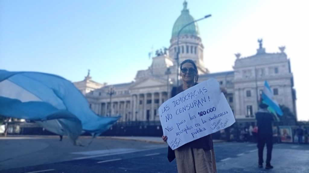 Glaciares: audiencia en la calle contra la democracia derretida