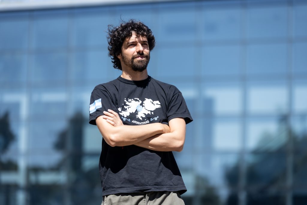 MU 212: El fin de un mundo