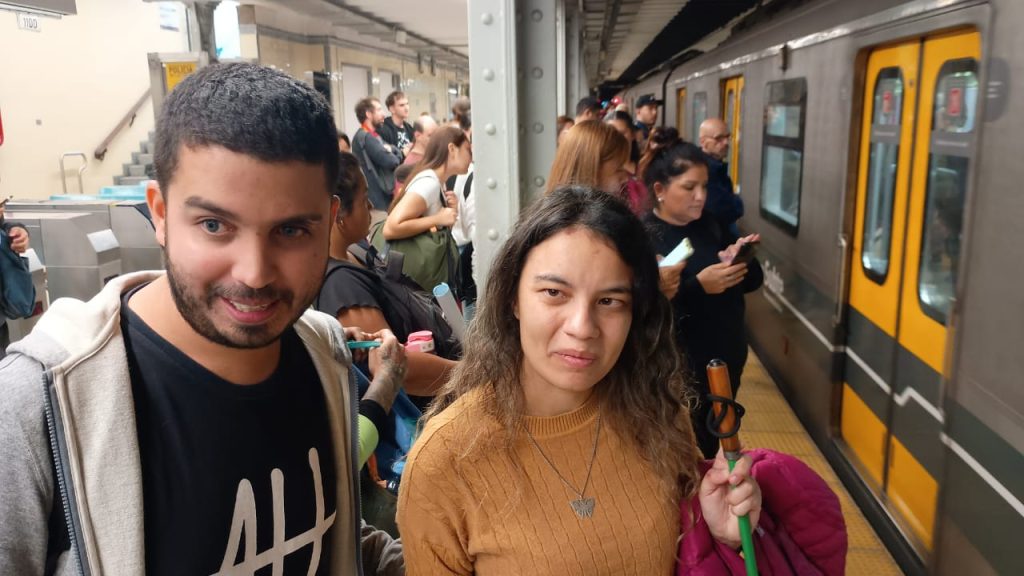 Movilización “disca” con una noticia para el gobierno: “Existimos”