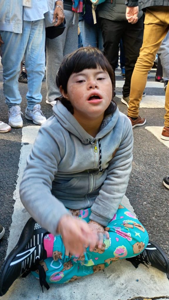 Movilización “disca” con una noticia para el gobierno: “Existimos”