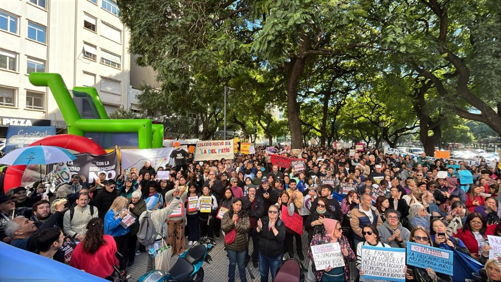 Movilización “disca” con una noticia para el gobierno: “Existimos”